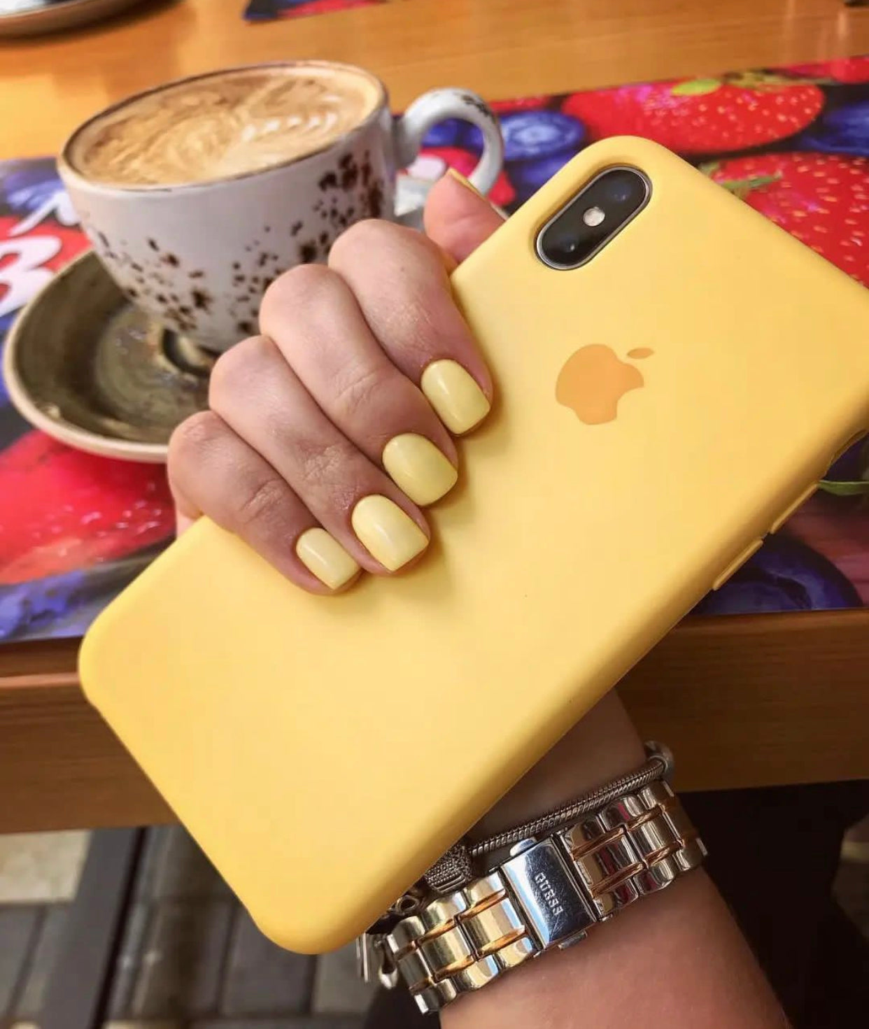 (YELLOW) iPhone Premium Quality Silicone Case