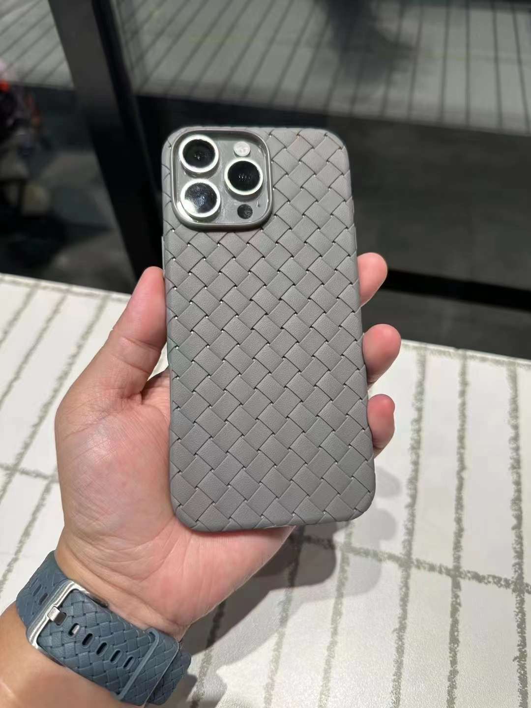 iPhone Leather WOVEN CASE