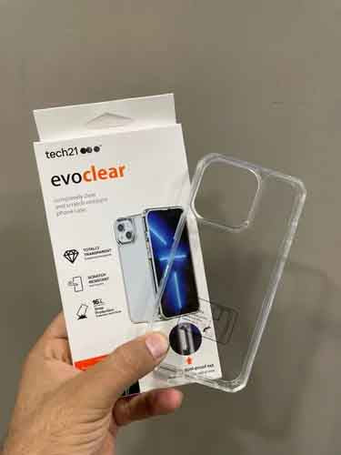 Tech-21 EVO clear acrylic antishock case - iphone 16 series