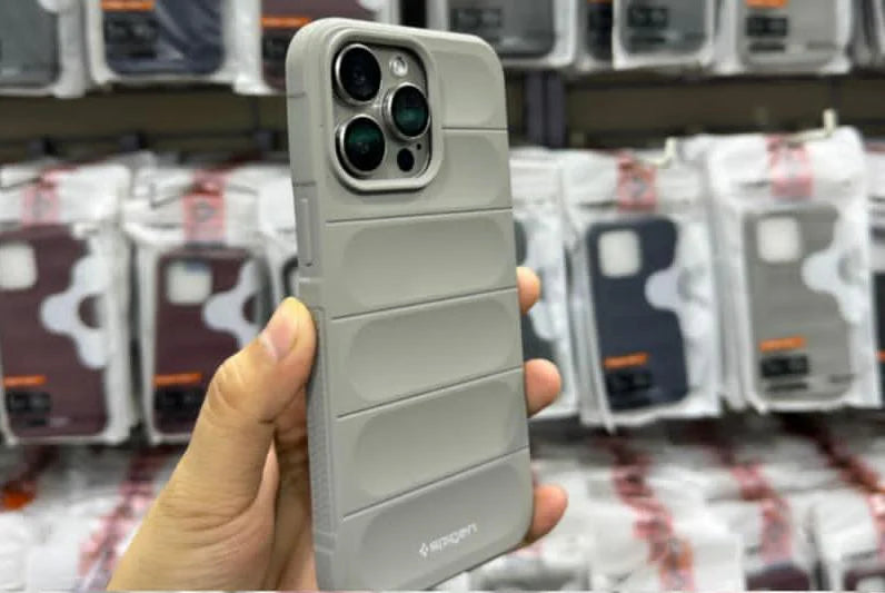 SPIGEN PUFFER CASE🔥