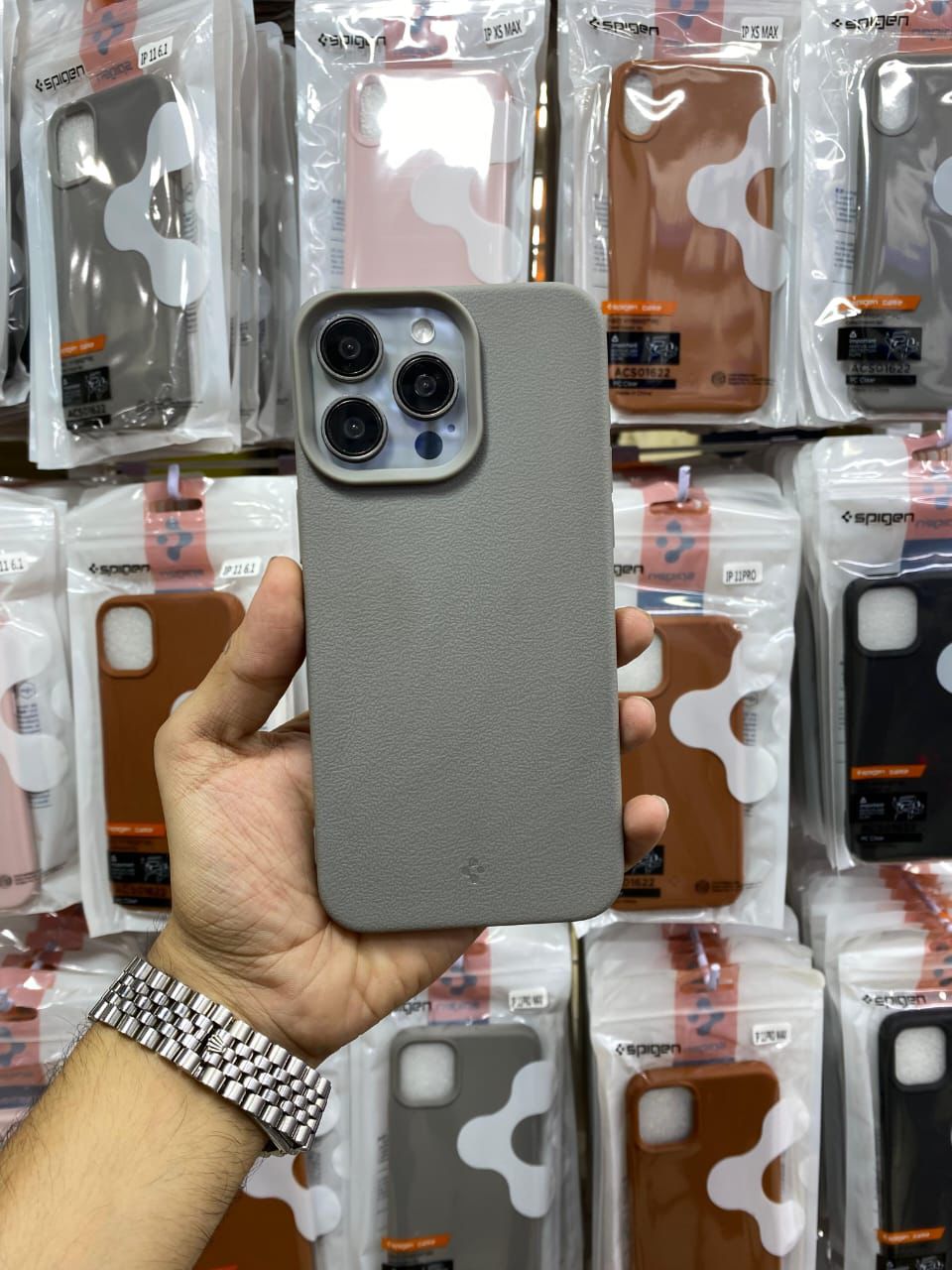 Spigen Leather Texture Case