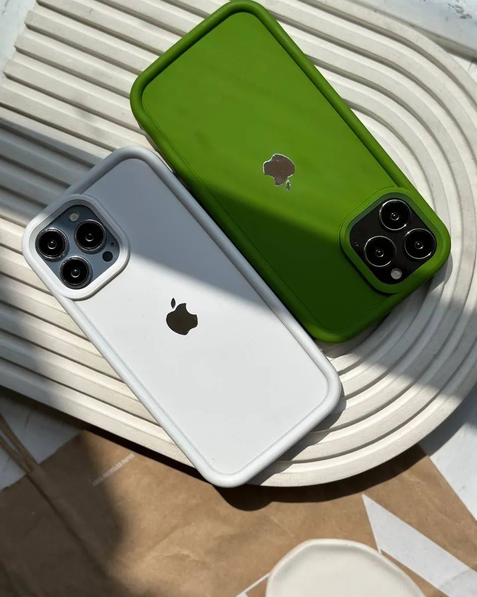 New Silver Apple Logo Silicone Coloured Solid Case! 💚